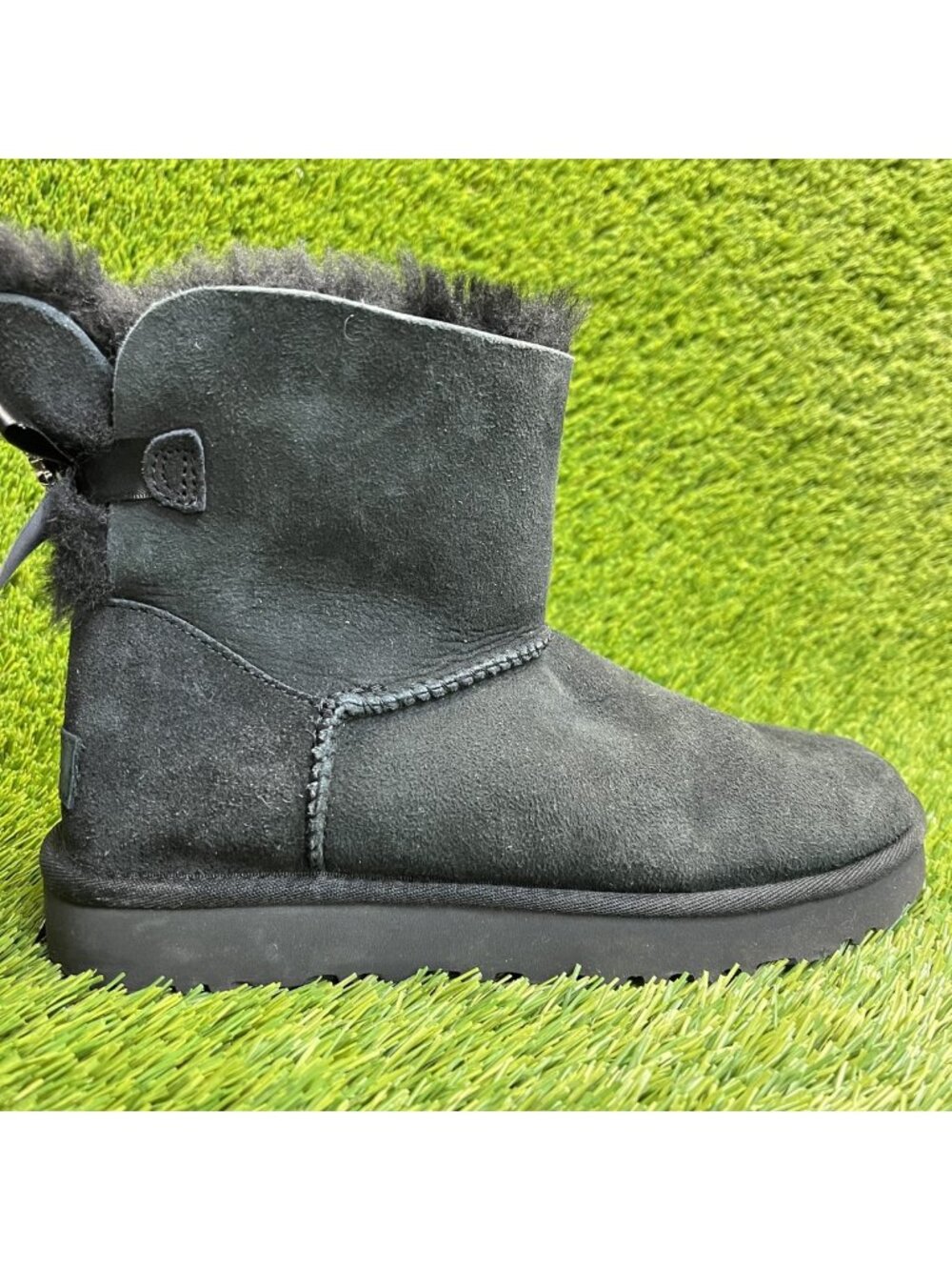 UGG Mini Bailey Bow Womens Size 7 Black Classic Outdoor Winter Fur Suede Boots